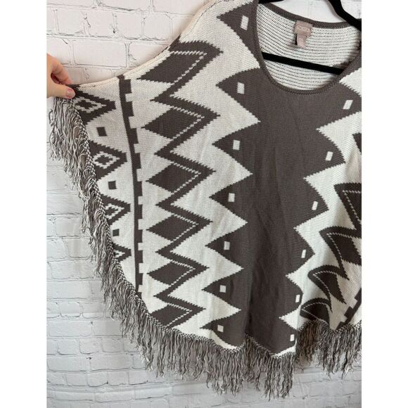 CHICO'S white gray fringe knit geometric cape poncho sweater pullover OS NWOT - Picture 4 of 7